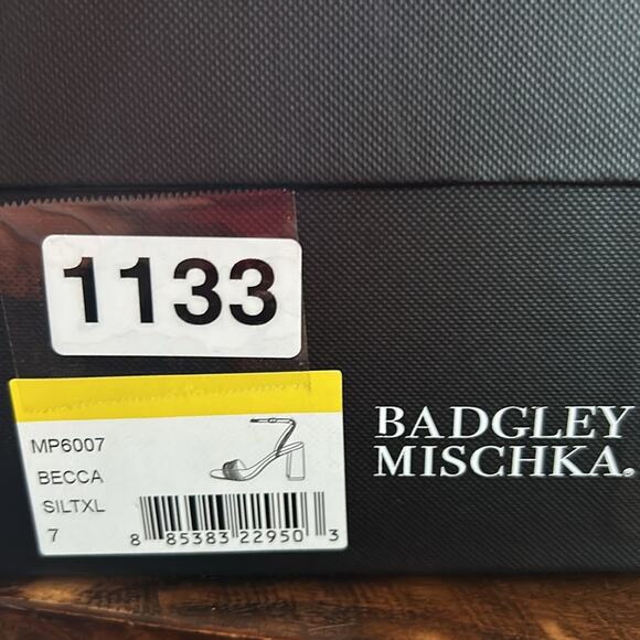Badgley Mischka  Becca Strappy Block Heels Silver Metallic Rhinestone NEW Size 7 - Picture 11 of 11